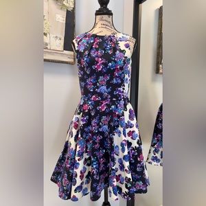 Floral midi dress. Size Small to Medium